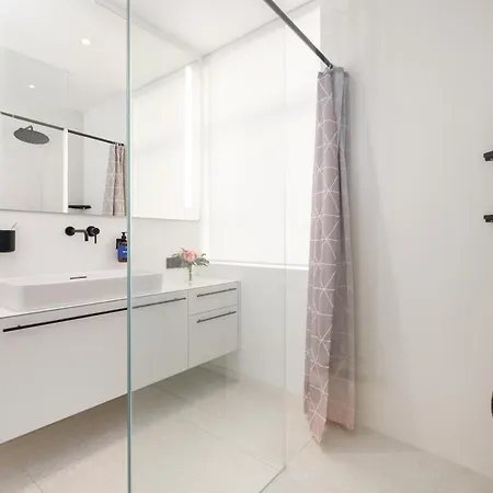 Days - Modern With Workspace - Quiet Area Prag