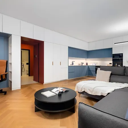Days - Modern With Workspace - Quiet Area Prag