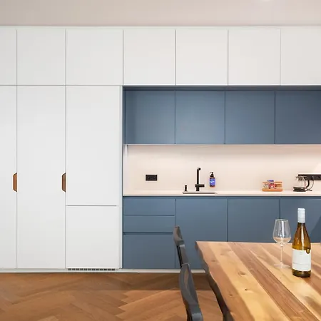 Days - Modern With Workspace - Quiet Area Apartment Prague